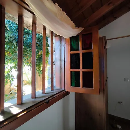 Veronica شاليه كانديلاريا