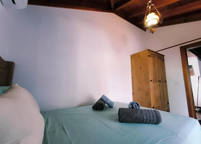 Veronica كانديلاريا