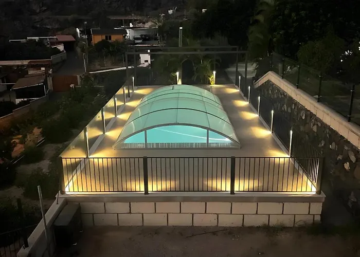 Veronica كانديلاريا